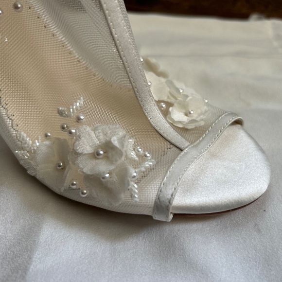 Bella Belle by Joy Proctor - Picture 8 of 14